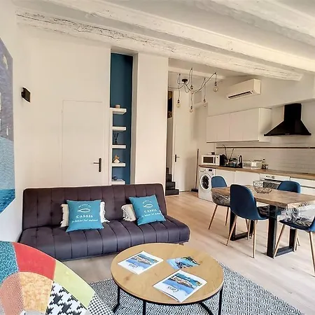 Un Balcon, Au Coeur Du Village 卡西斯
