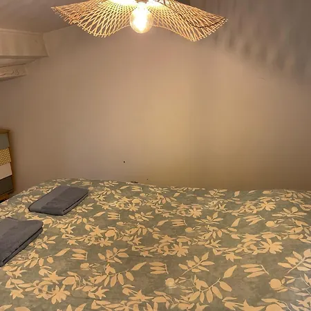 Un Balcon, Au Coeur Du Village *