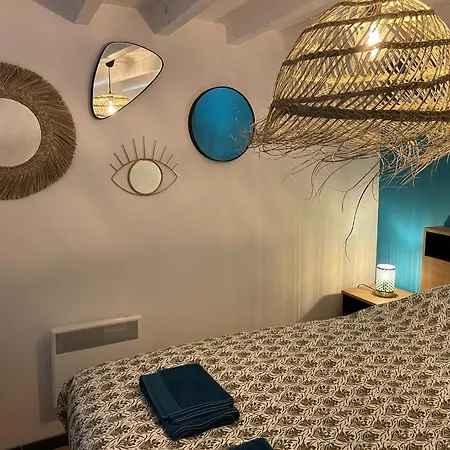 Un Balcon, Au Coeur Du Village * كاسيس