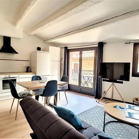 Un Balcon, Au Coeur Du Village Cassis