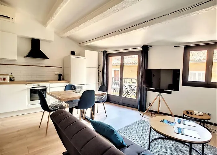 Un Balcon, Au Coeur Du Village Cassis