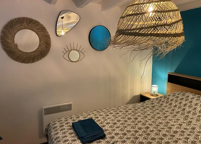 Un Balcon, Au Coeur Du Village * Cassis